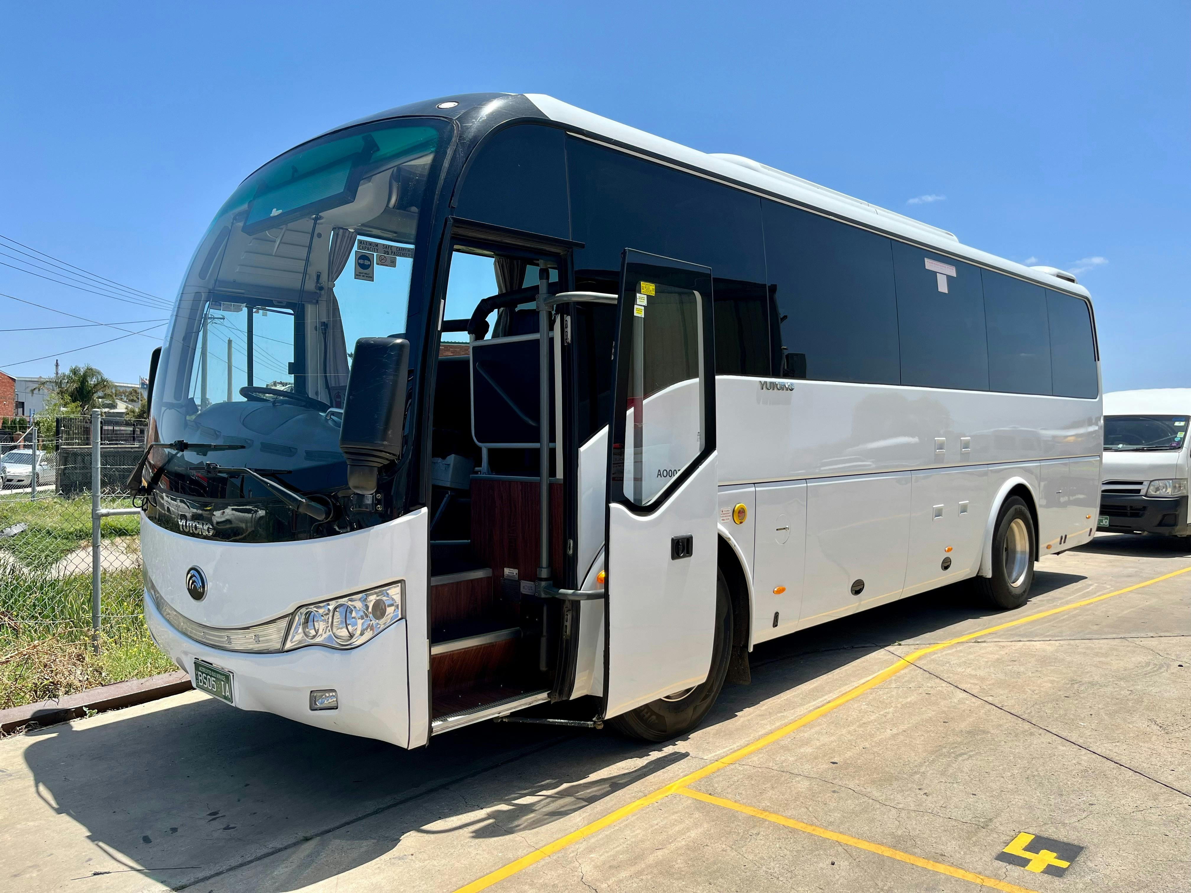 Comfortable coach transportation (38-seater)