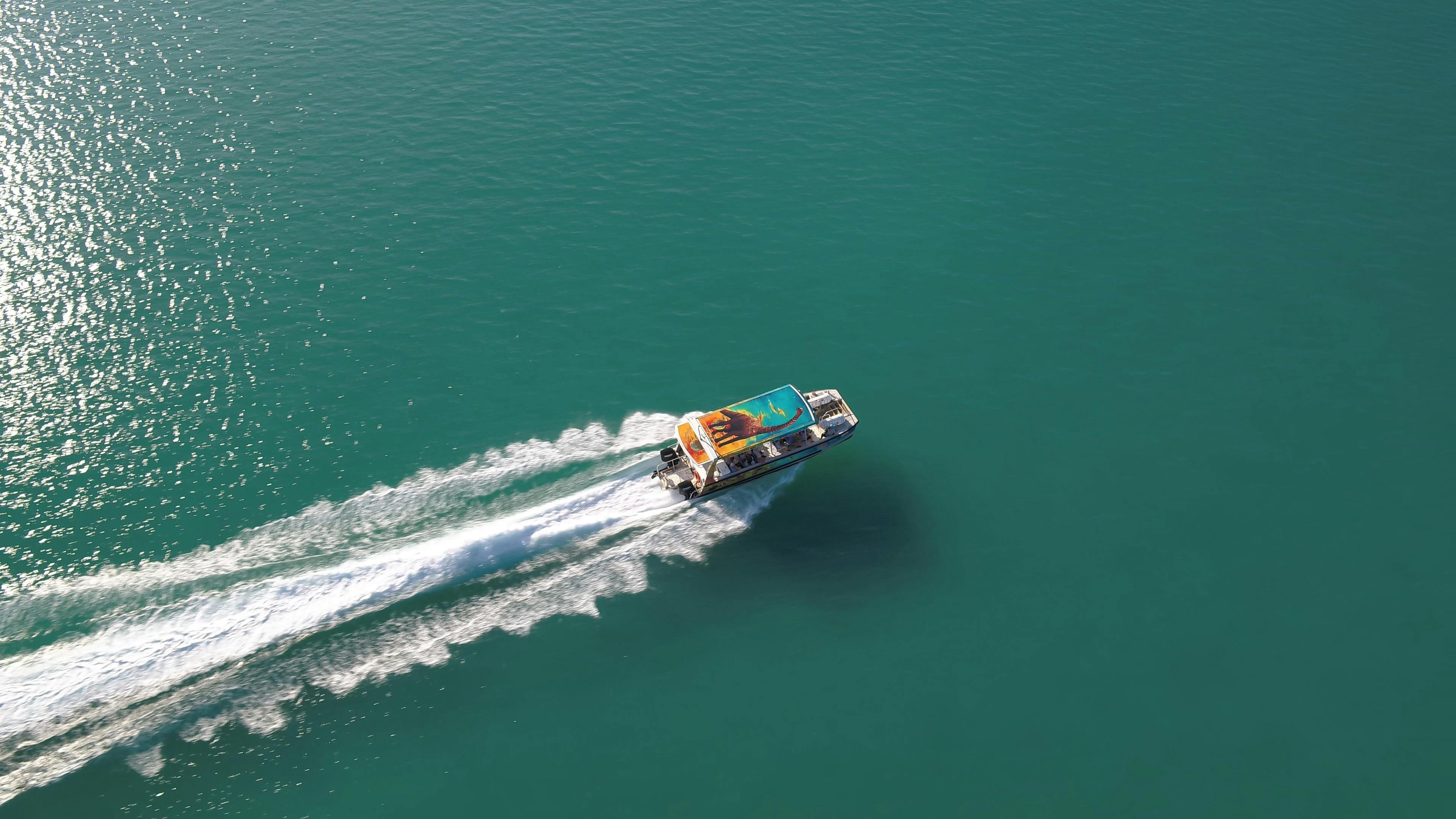 Boat cruising Roebuck Bay to Dampier Creek
