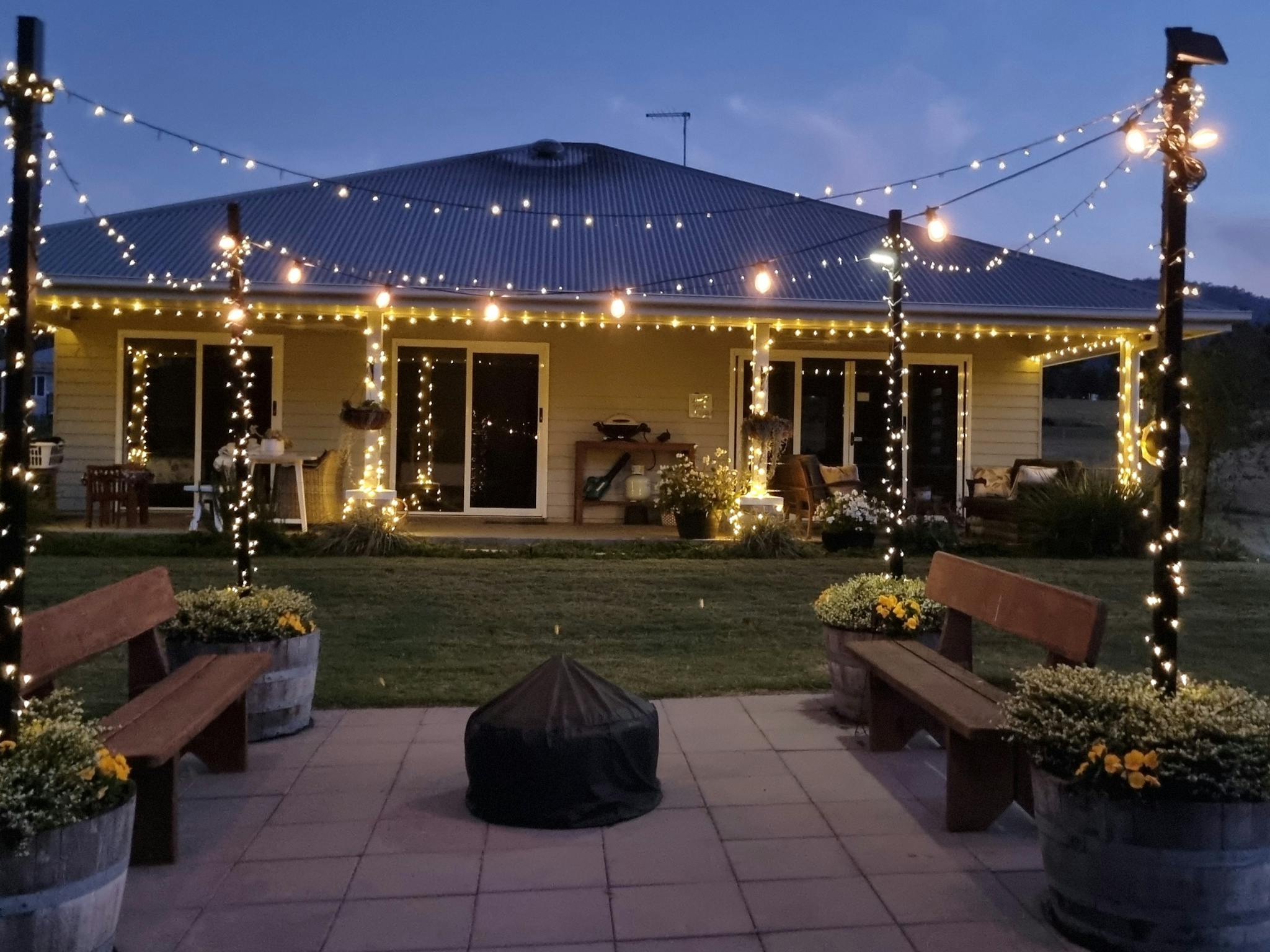 The fairy lights on the cottage at Fig Tree Farm create a lovely abambience when making s'mores. The fairy lights on the cottage at Fig Tree Farm create a lovely abambience when making s'mores.