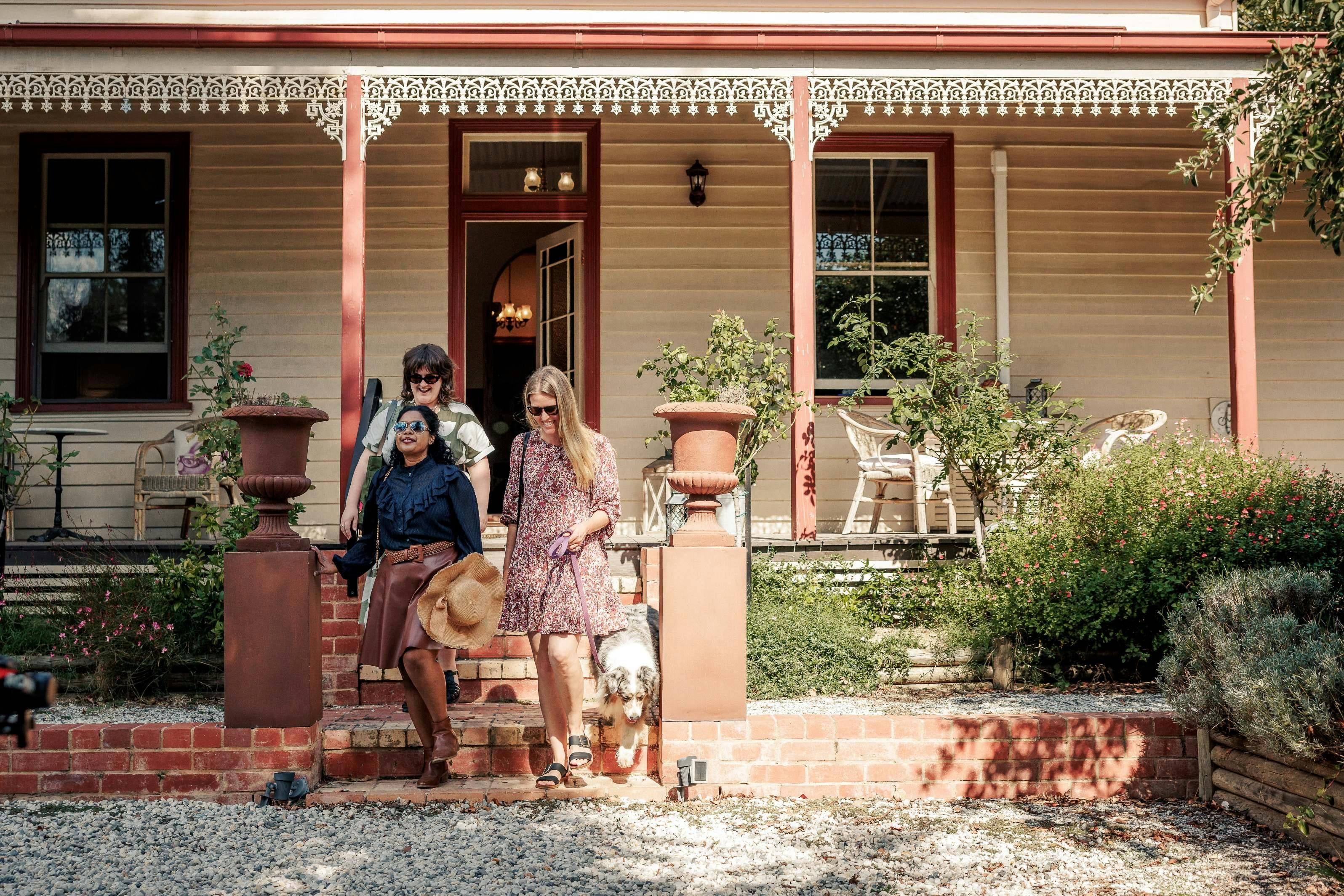 Girls weekend, Dog  friendly accommodation, Discover Dindi Furry Friends Trail
