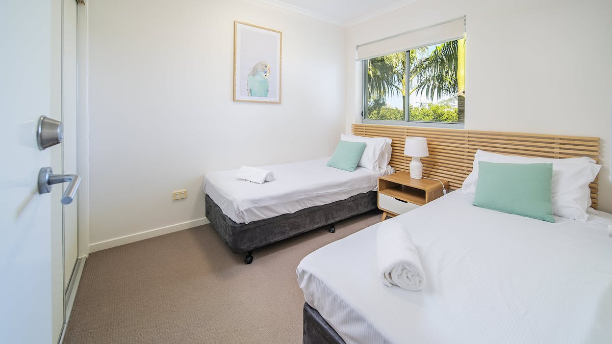 Twin bedroom