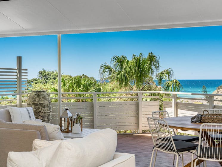 Boardroom at Wategos - Byron Bay - Outdoor Dining and Living with Views b
