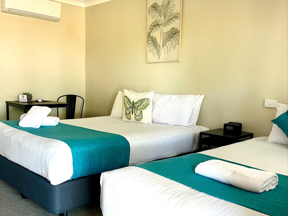 Double beds, Willowbank Motel