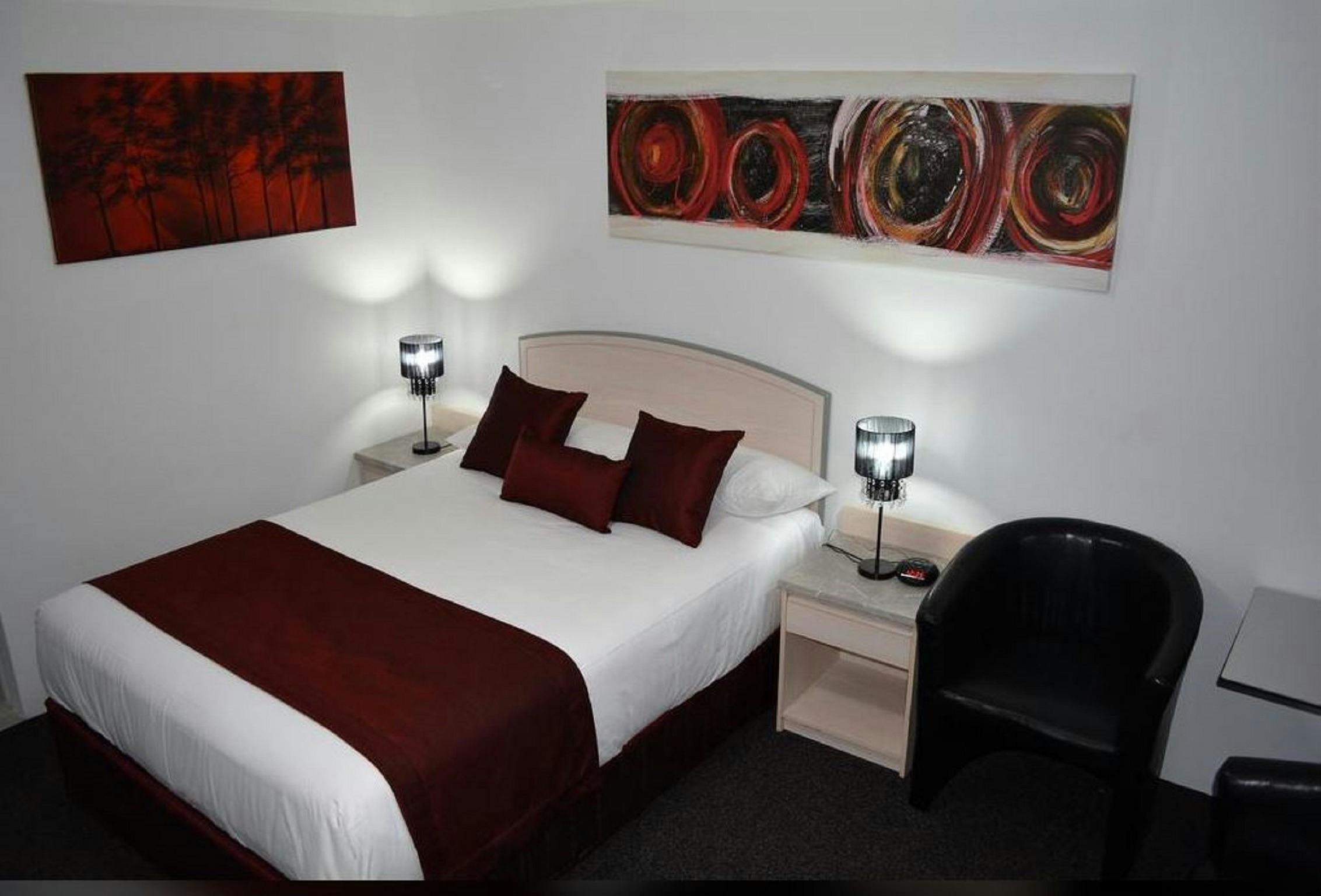 Twin Rooms