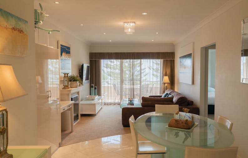 ONE BEDROOM LOWER APARTMENT