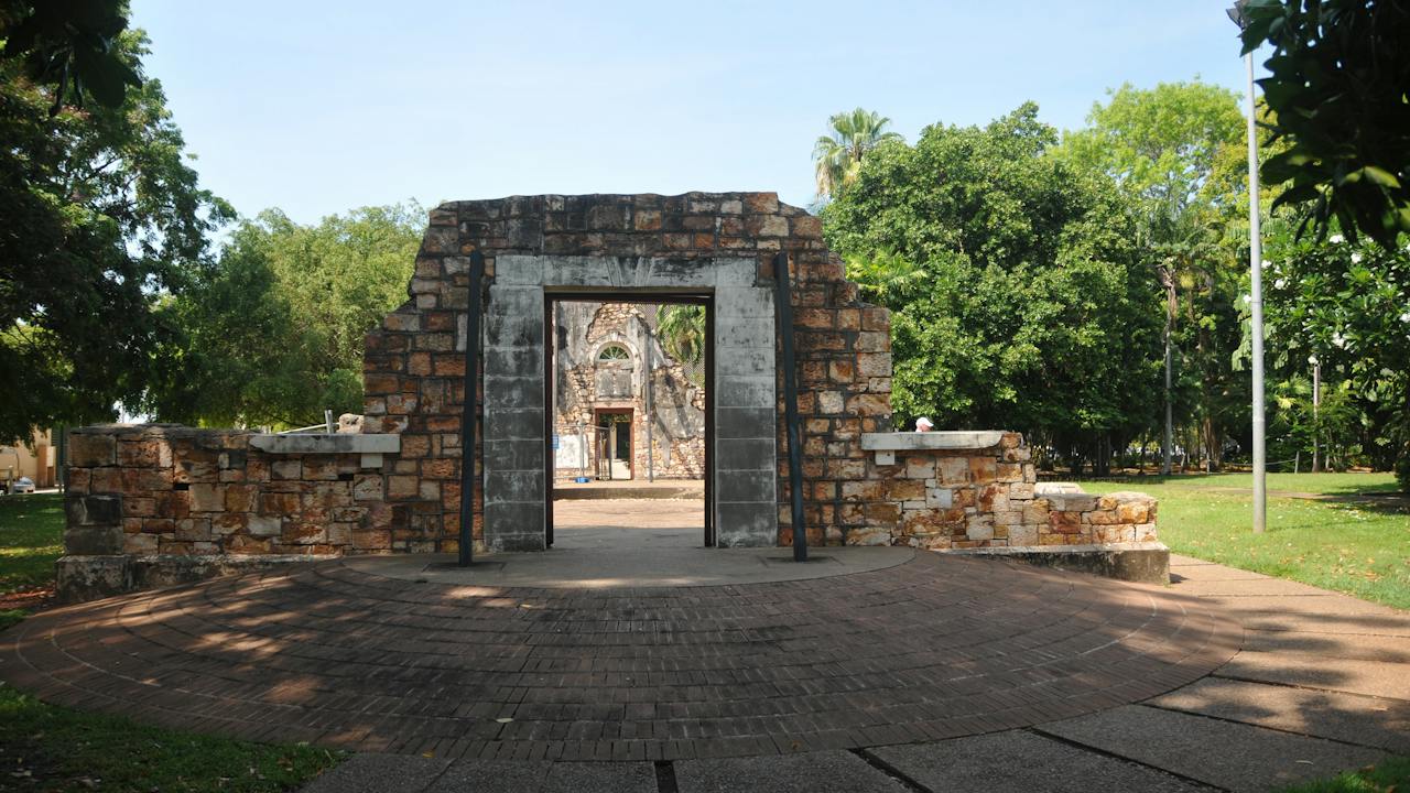 Town Hall ruins from Smith Street showing the entrance.