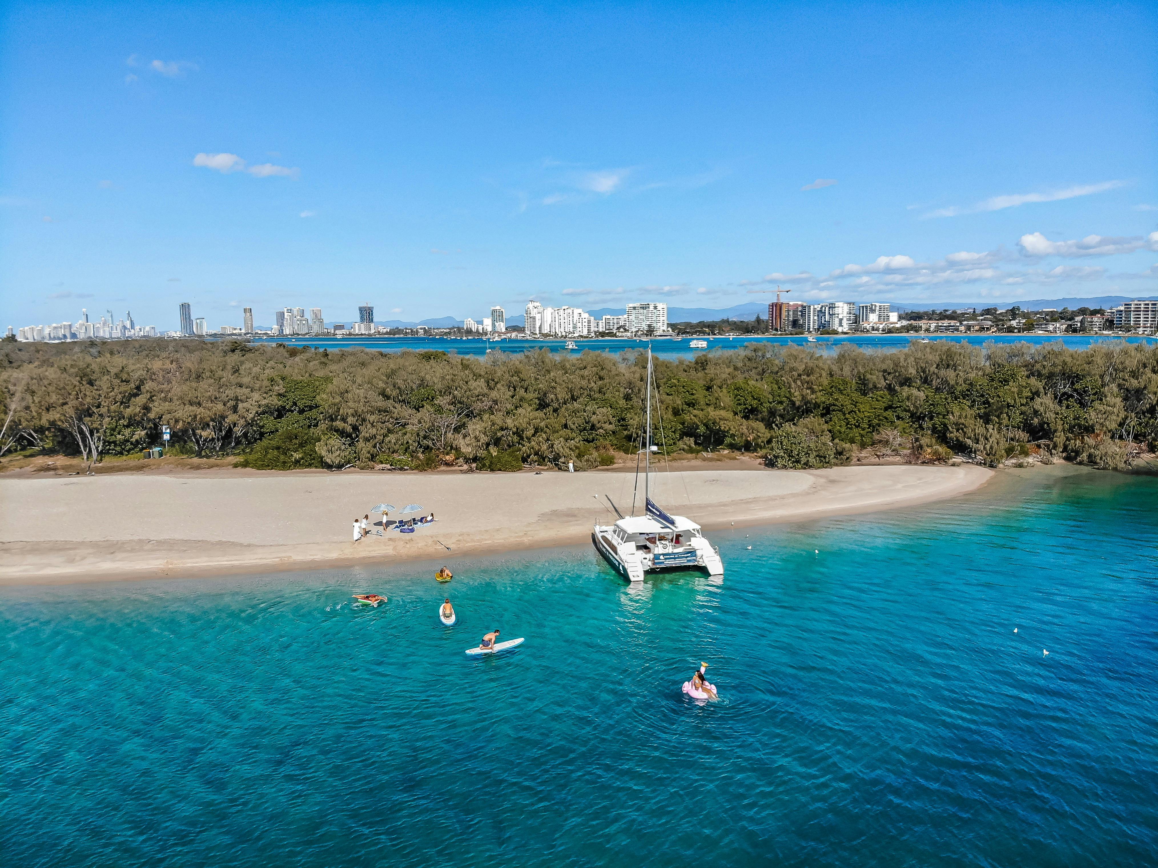 Boat Charter to Wavebreak Island