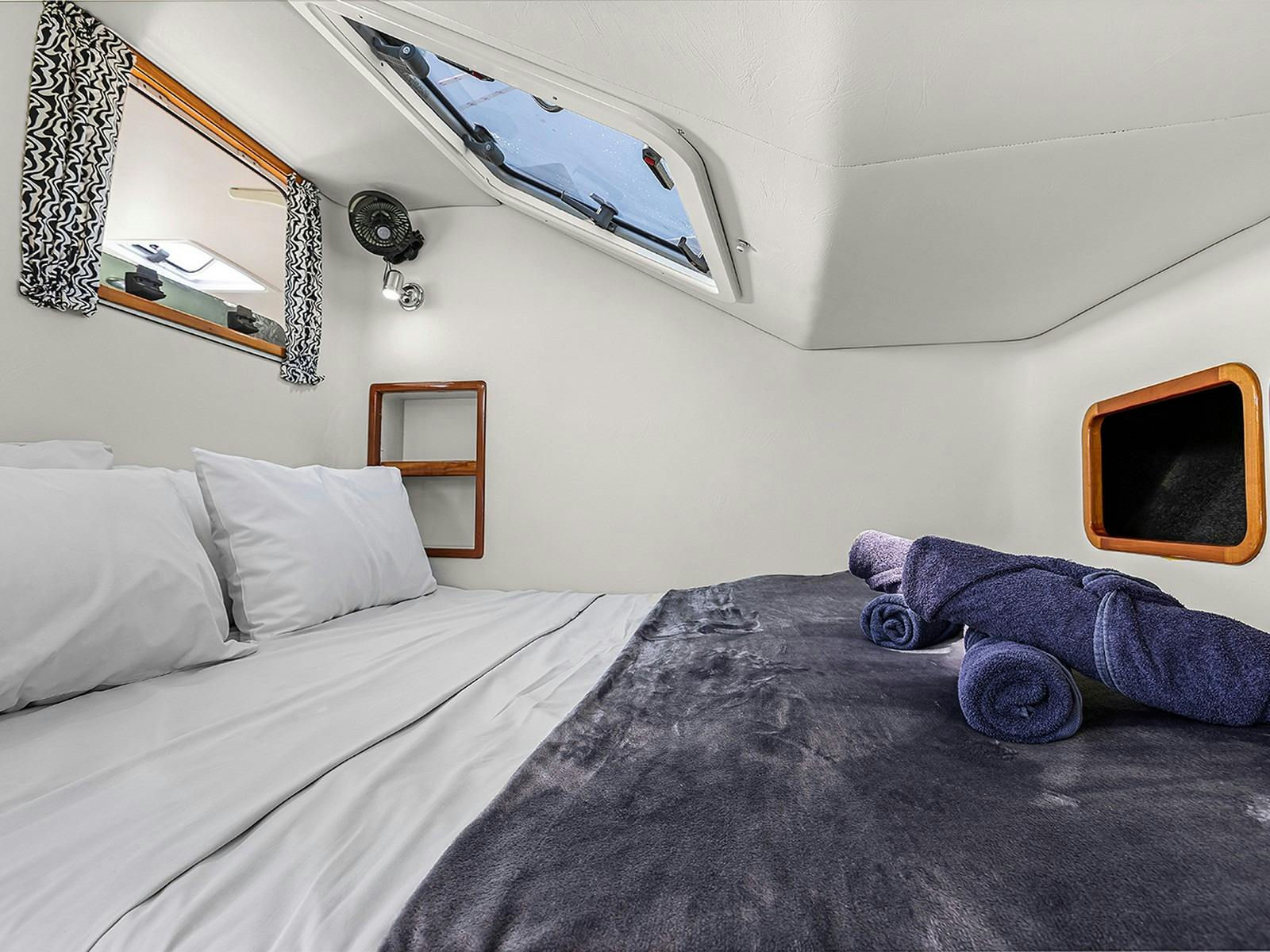 Latitude 1035 - Starboard forward cabin