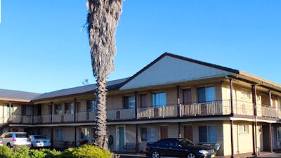 Lilac City Motor Inn