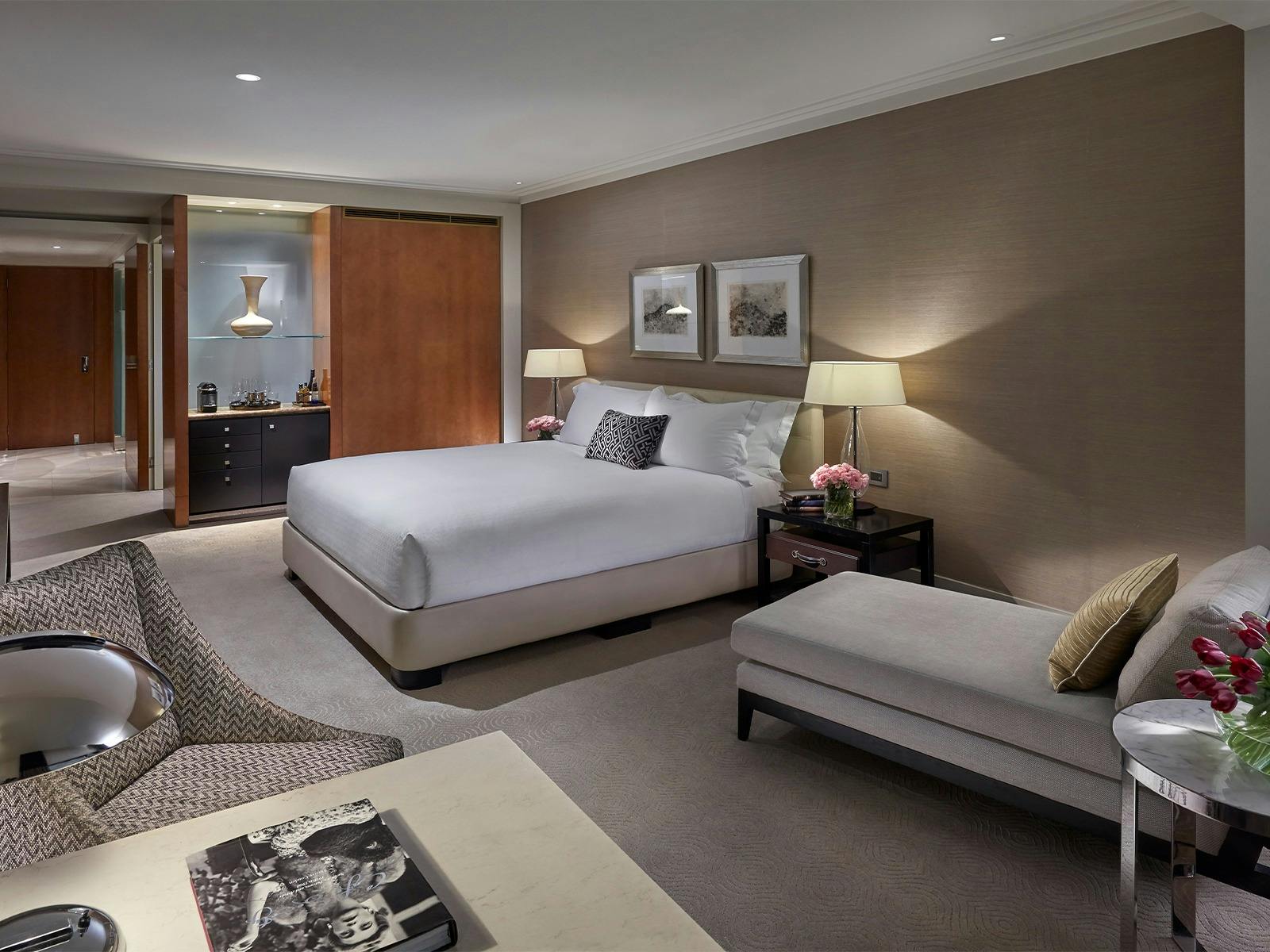 Deluxe King room