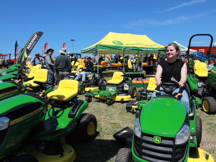 Ride-on mower exhibitor