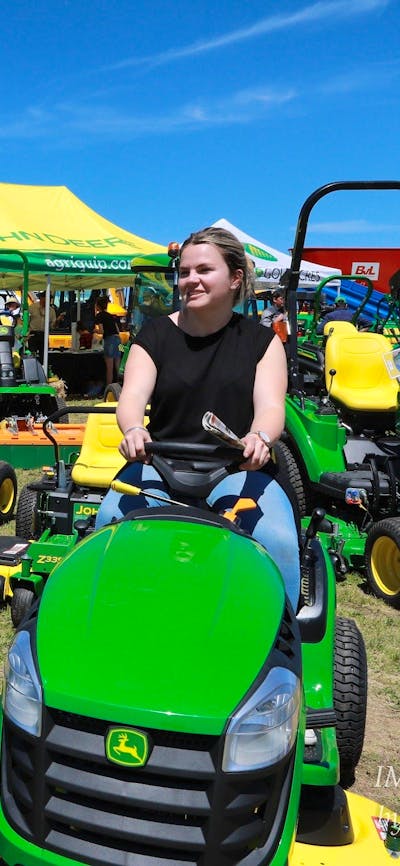 Ride-on mower exhibitor