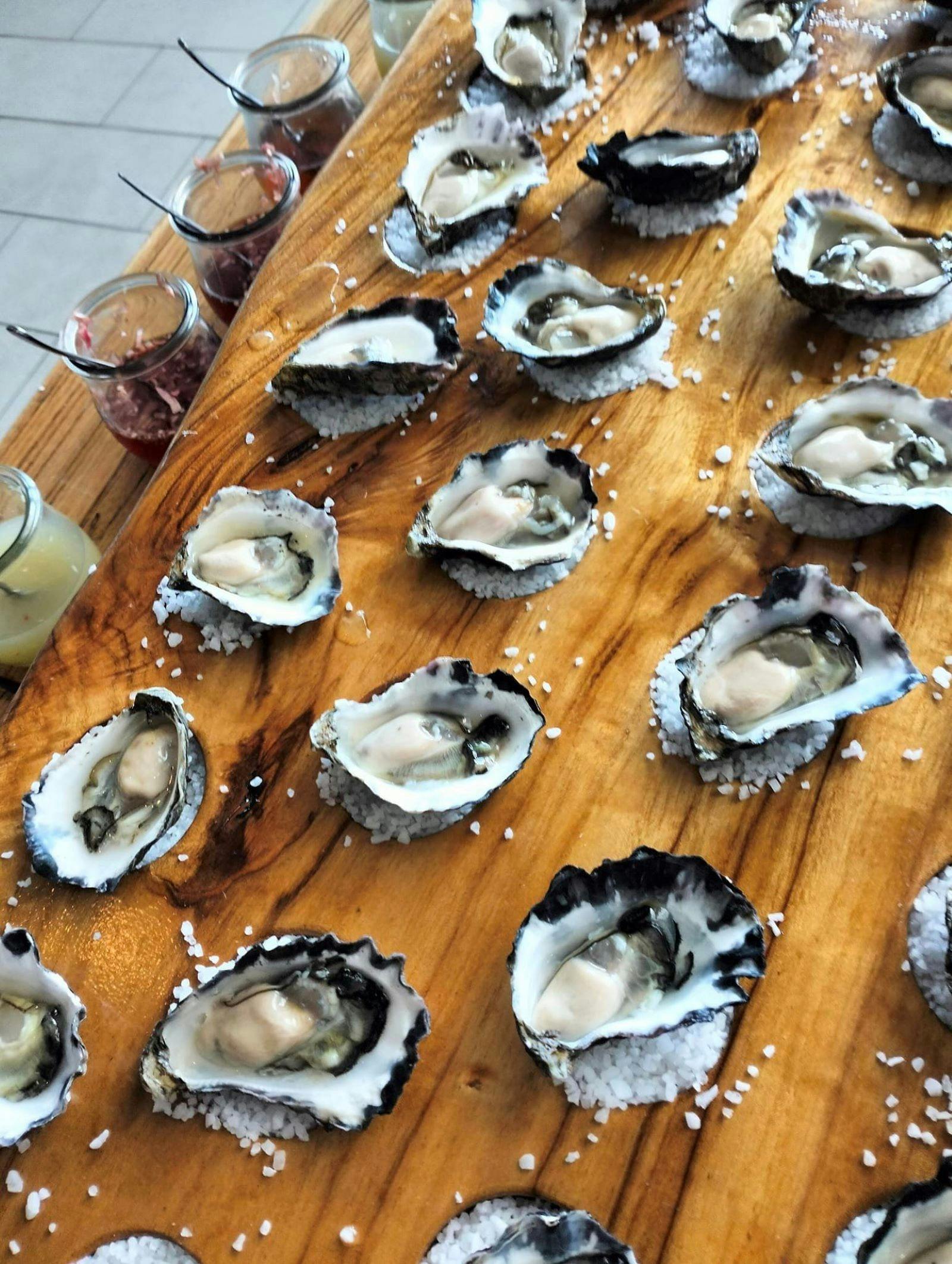 Delicious Fresh Shucked Straddie Rock Oysters