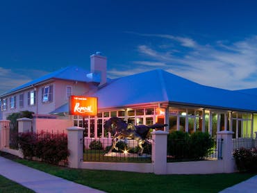 Coachman's Inn Warwick and Rupert's Bar & Grill Coachman's Inn Warwick and Rupert's Bar & Grill