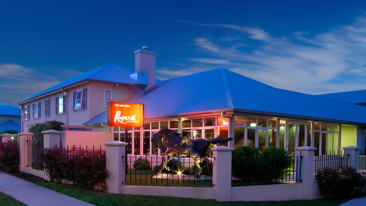 Coachman's Inn Warwick and Rupert's Bar & Grill