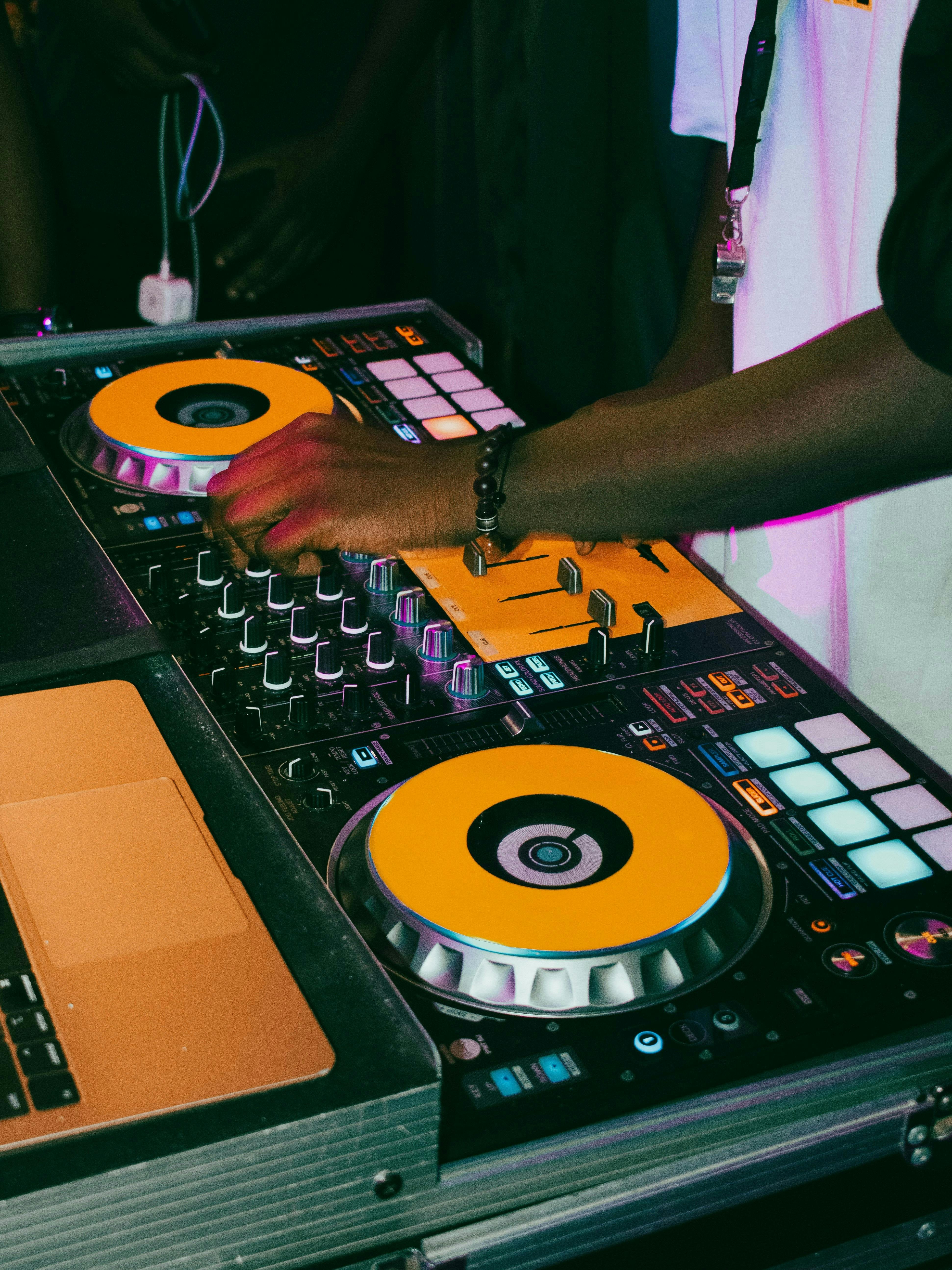 dj decks