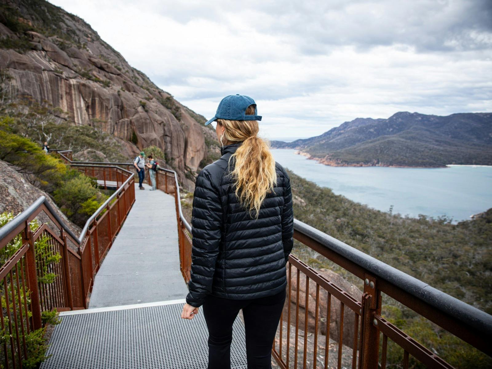 Freycinet walking tour to Wineglass Bay lookout
