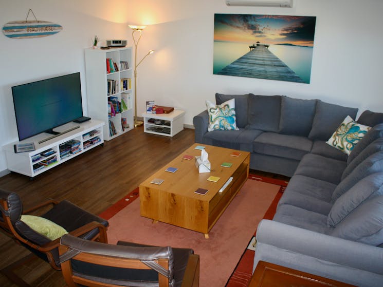 Pambula Beach Seaview Lounge area seats up to 8 with Smart TV, Netflix, Bose Aux sound system