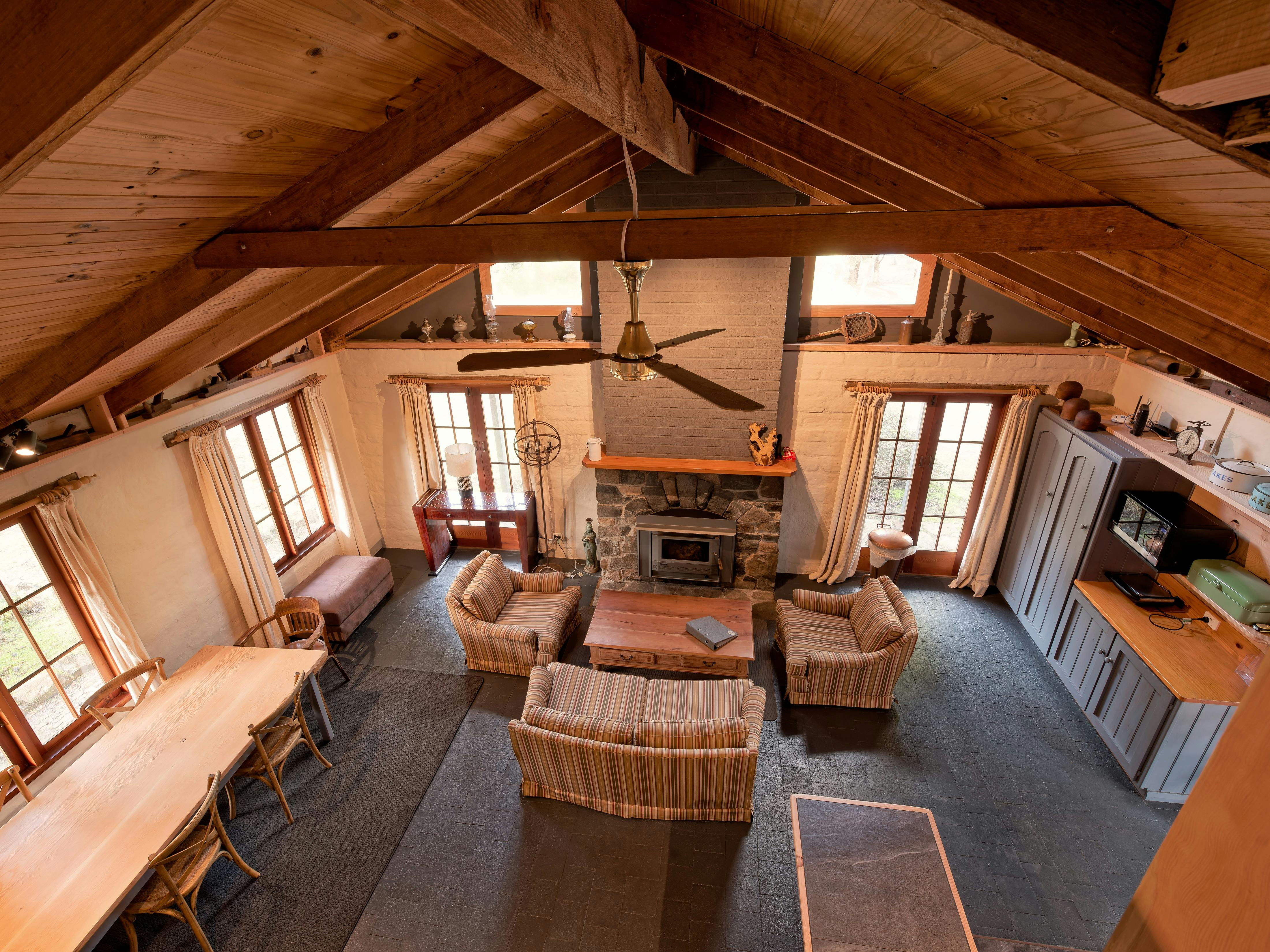 Cloudy Creek Cottage Interior