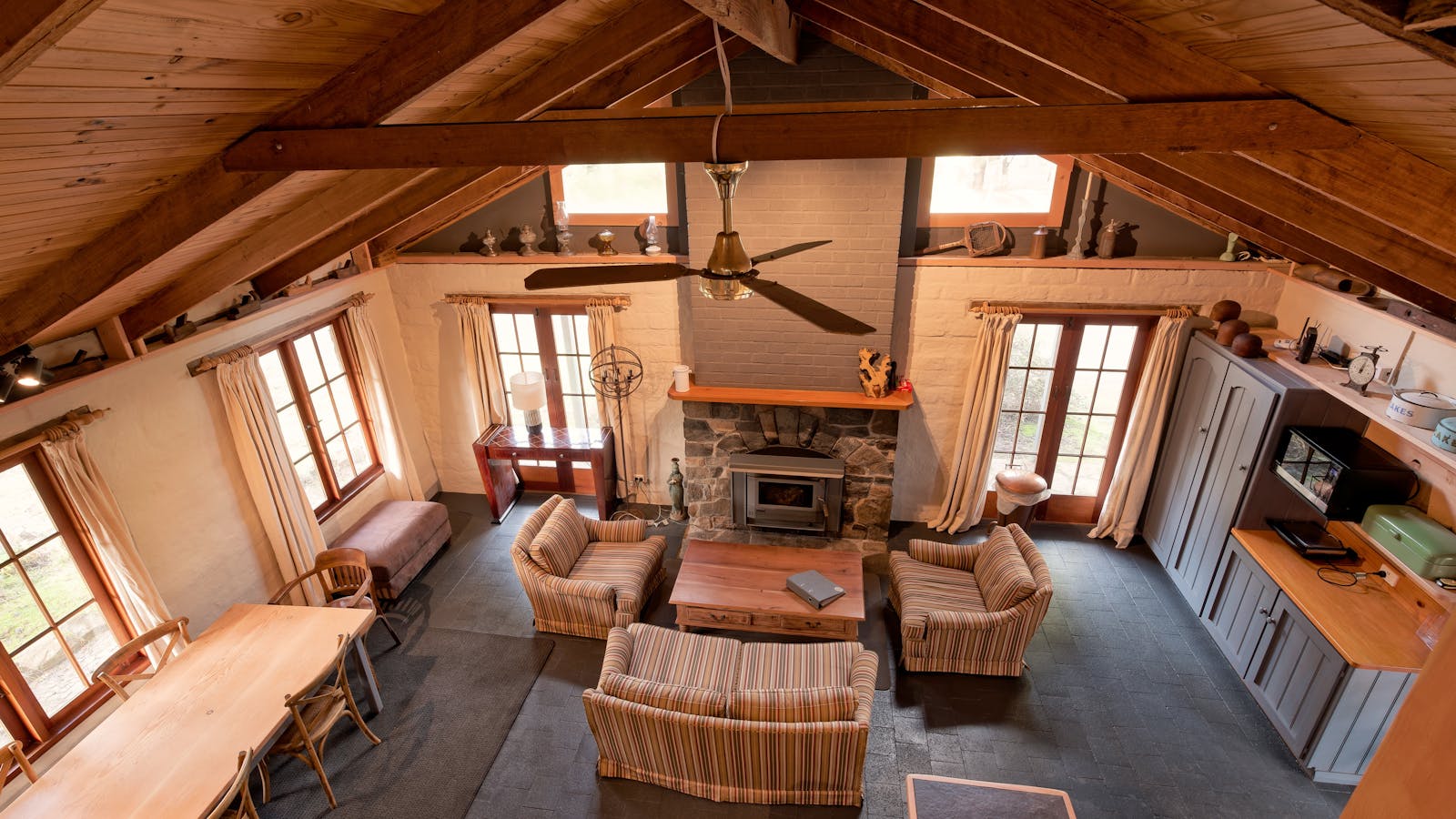 Cloudy Creek Cottage Interior