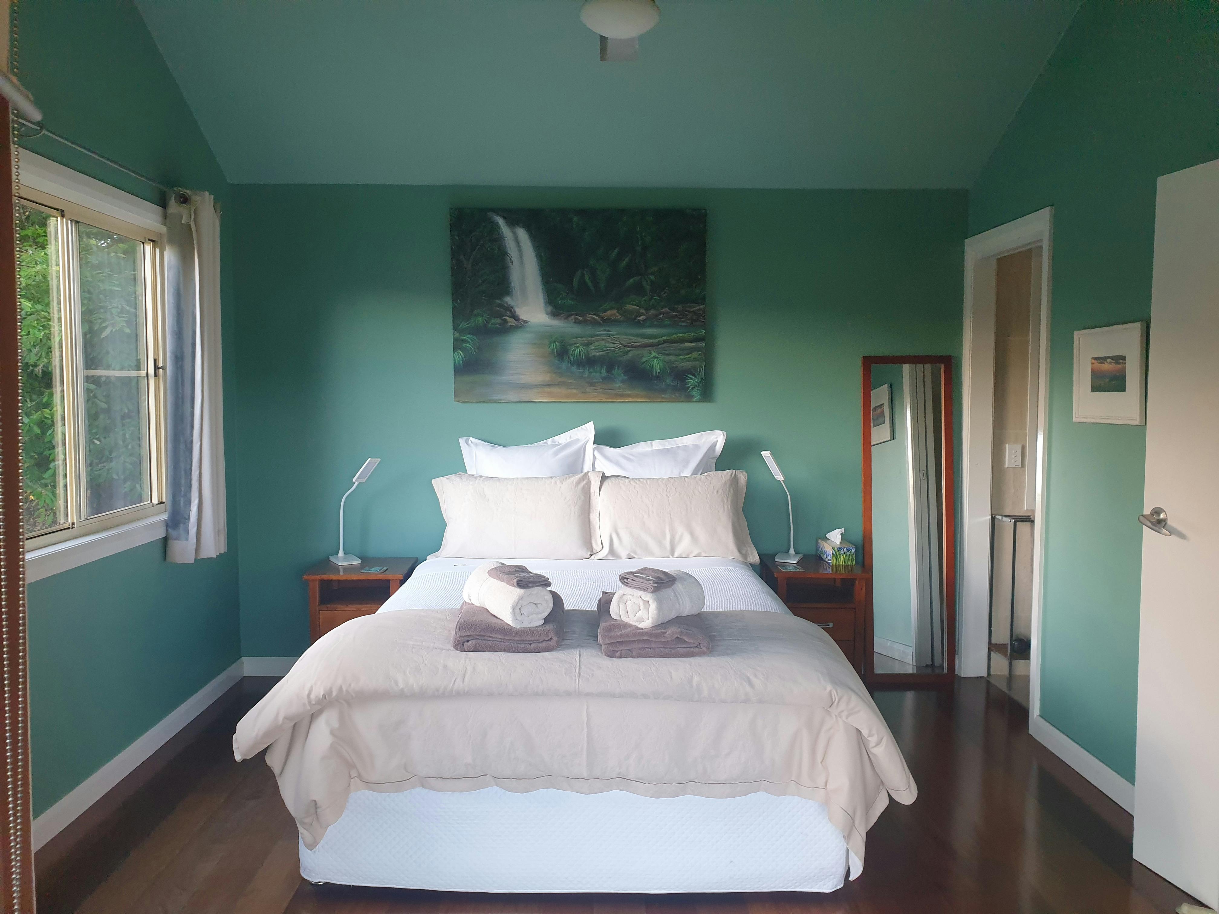 Queen bedroom with ensuite