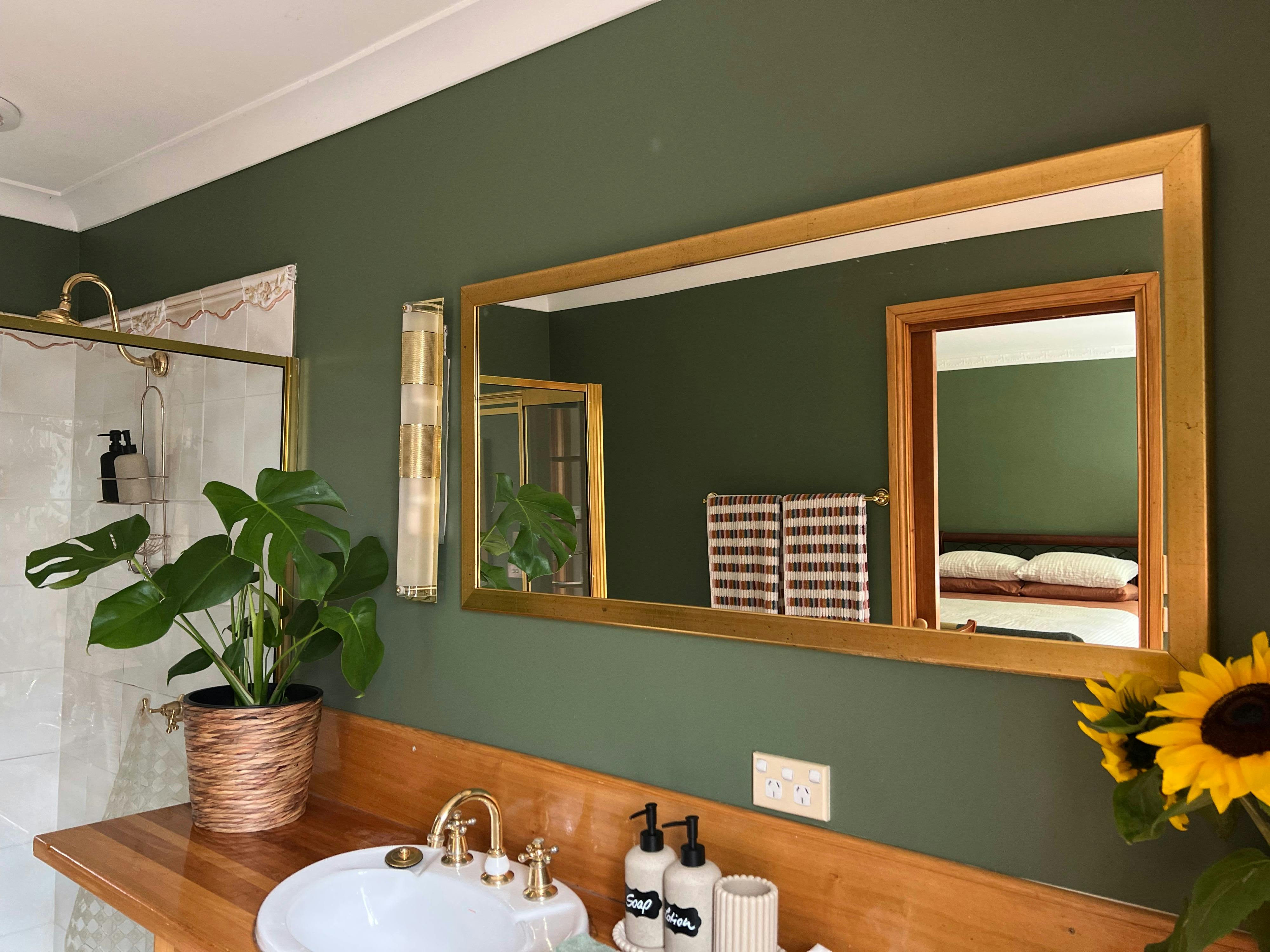 Garden Studio Bathroom