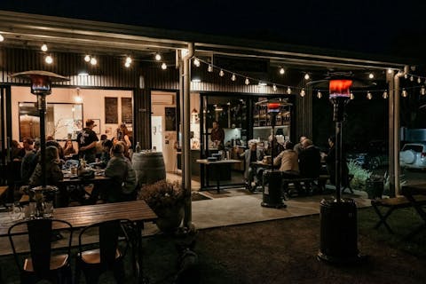 Whalebone 9 e9fc98a3d2d211401a22ee9e260f70d2