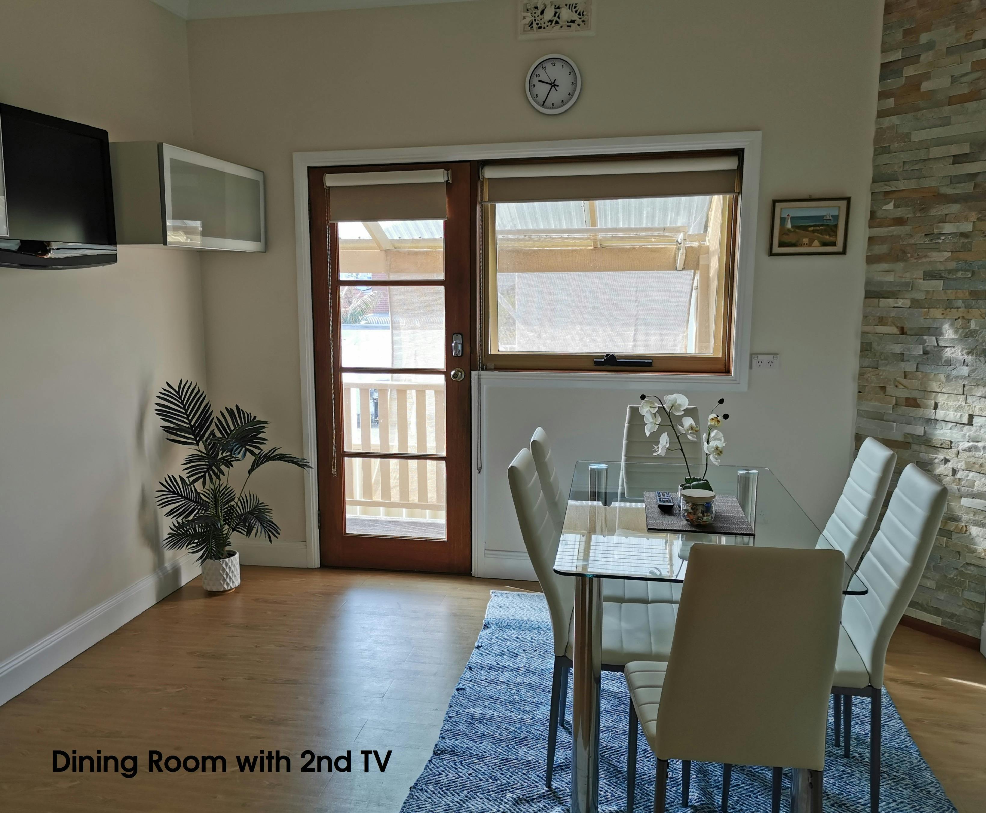Warrnambool Where to stay, what to do and what's on in WarrnamboolCoSheirm Apartments On