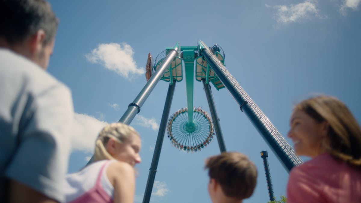 Family looking at Thrill Ride