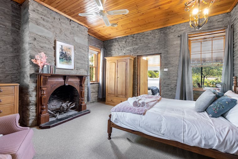 Reillys Wines Heritage BB Cottages