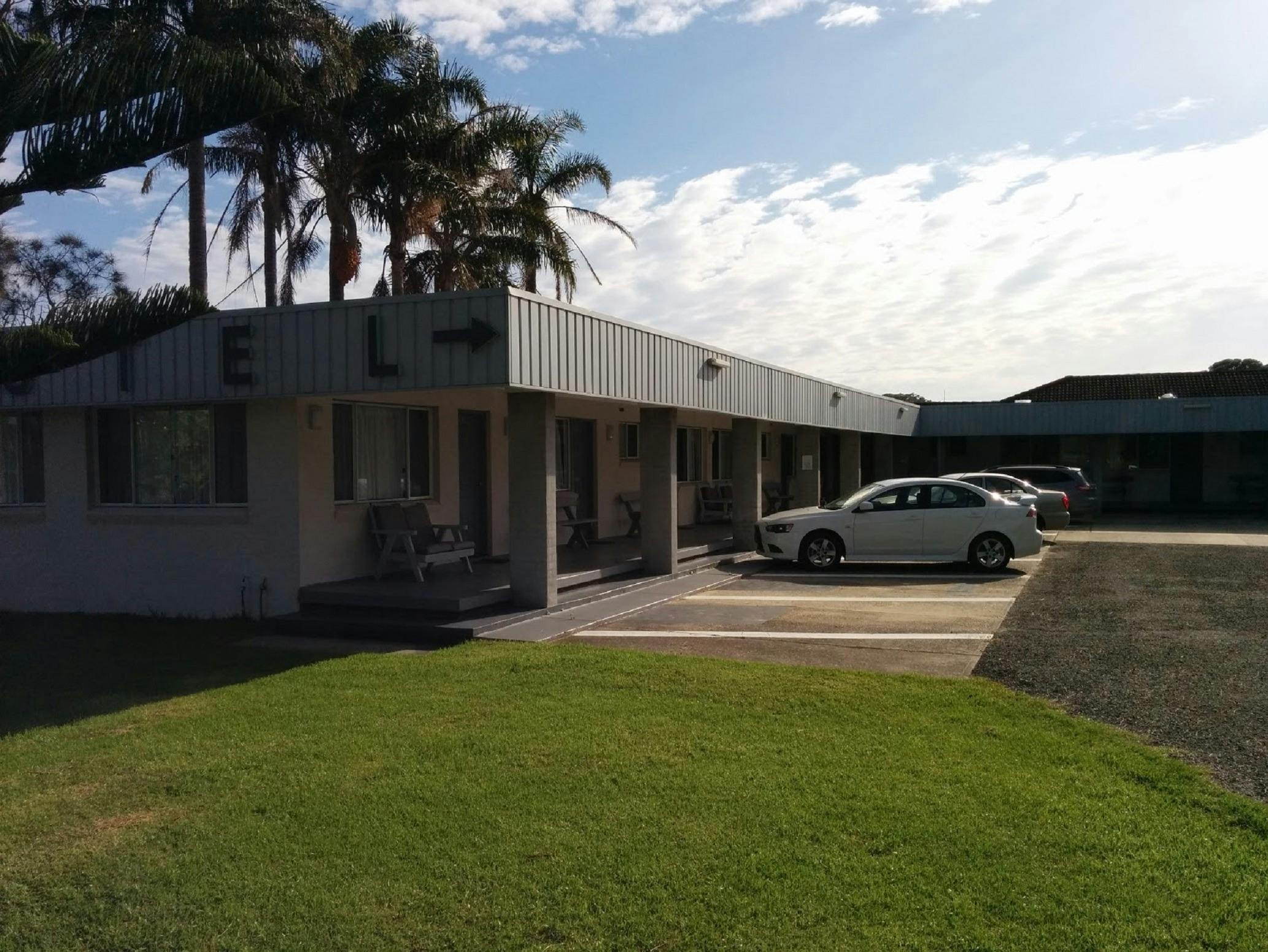 Burrill Pines Motel Lagoon Point Conference Centre | NSW ...