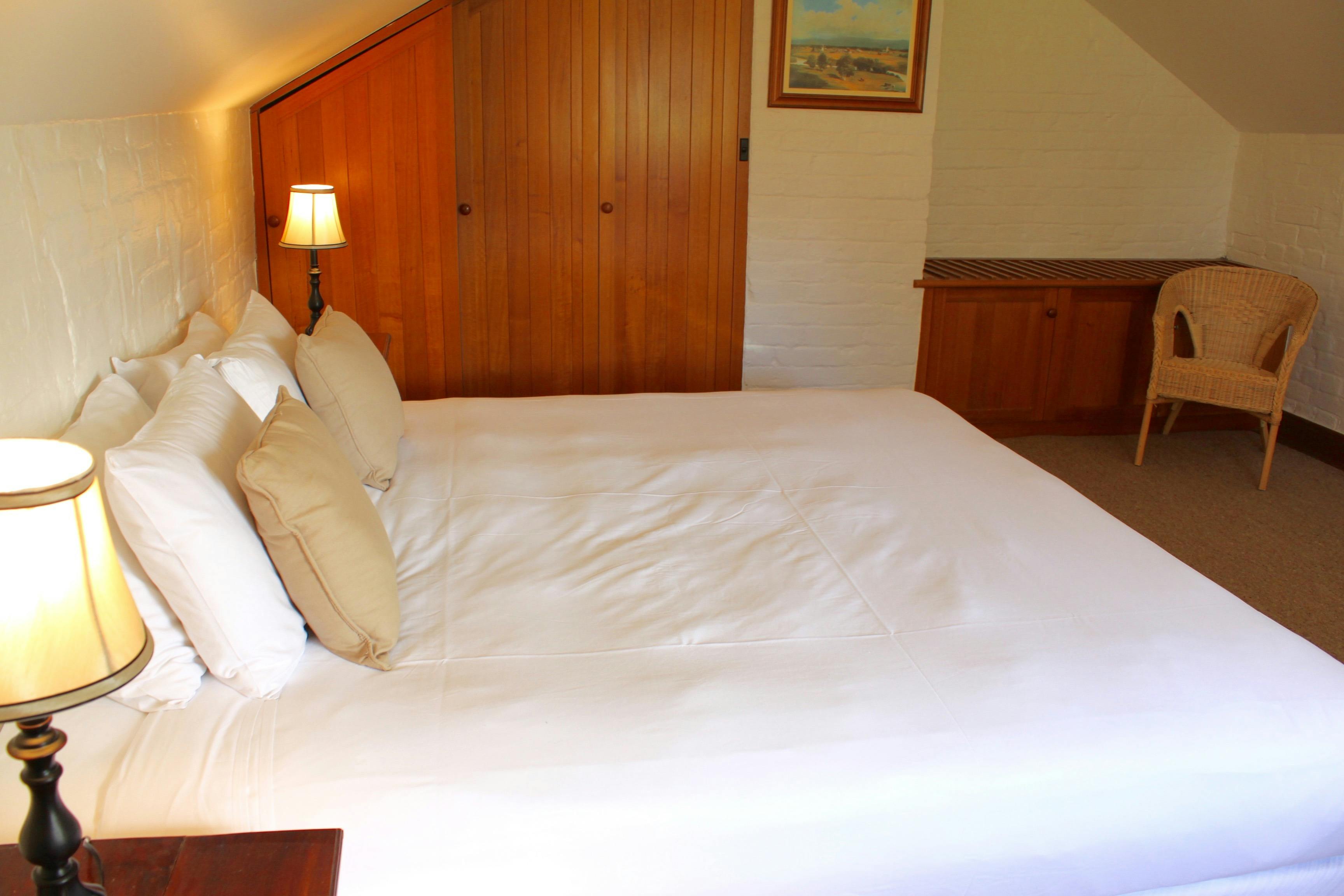 Free Settlers Cottages Bedroom