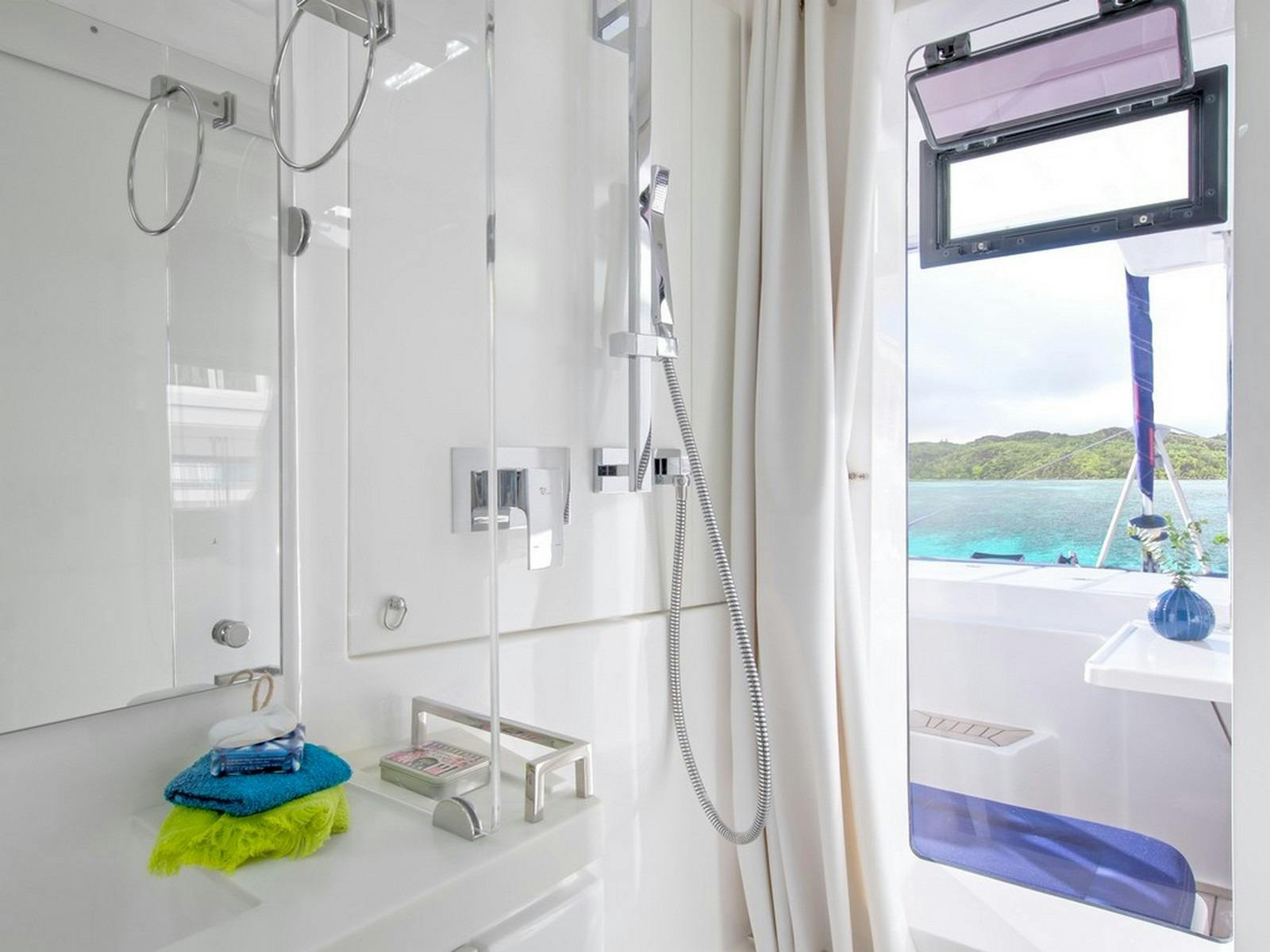 Leopard 58 - ensuite
