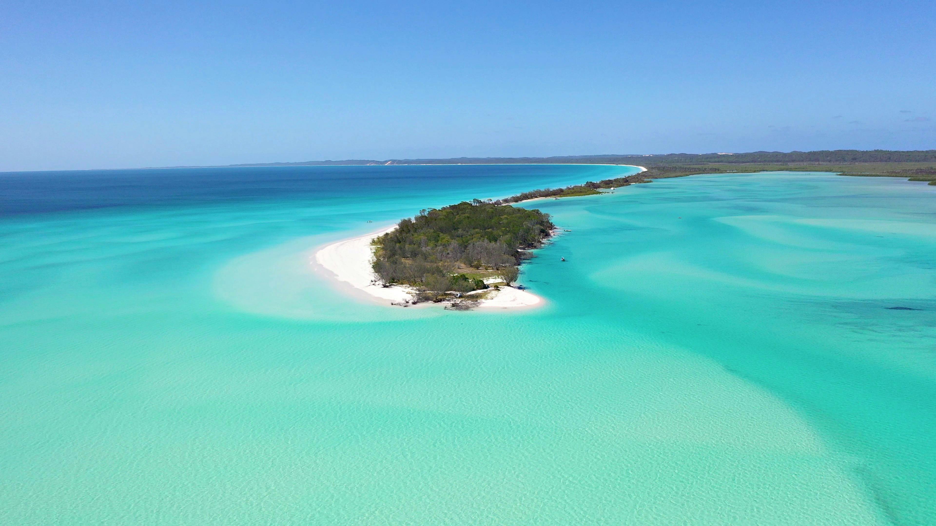 Large ocean lake, K'gari Fraser Island