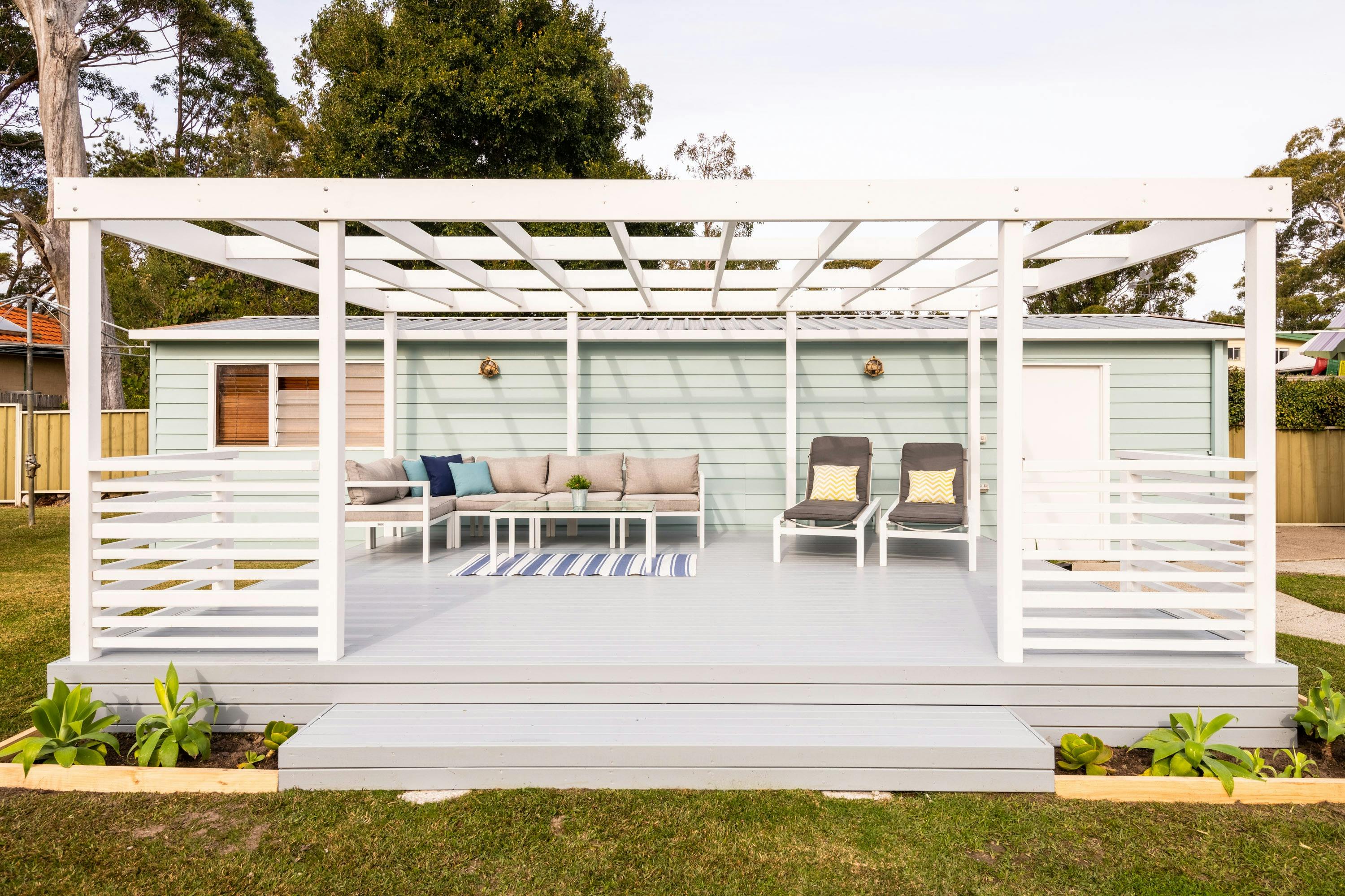 我們大後院的日光浴平台