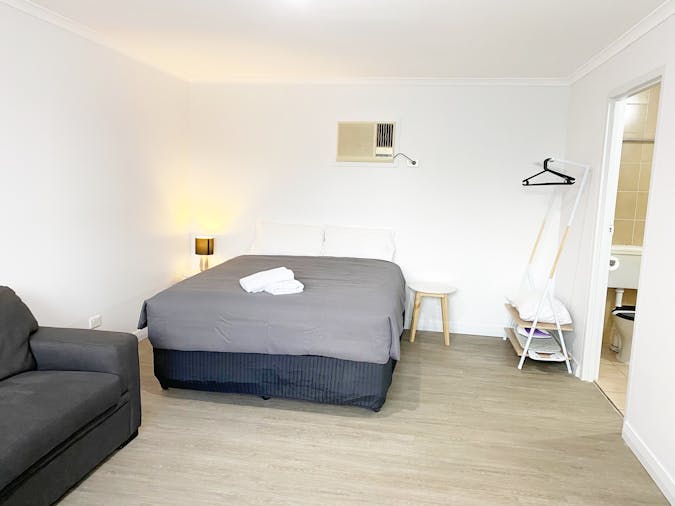 1 BEDROOM UNIT