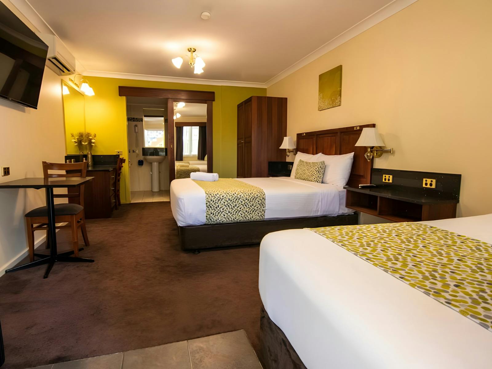 twin room
