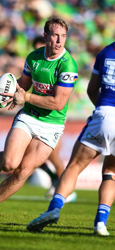 Canberra Raiders player Zac Hosking running the ball.