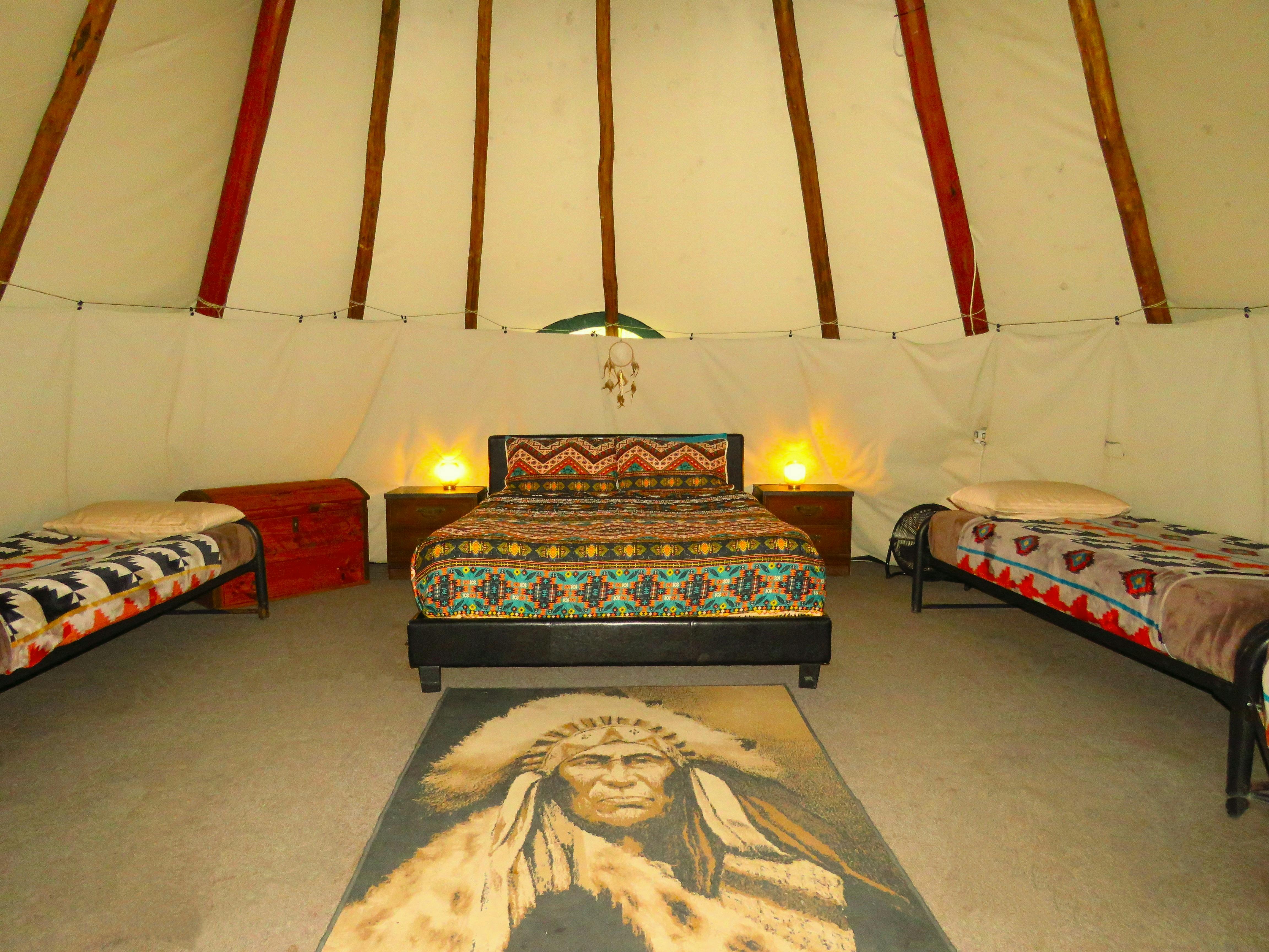 Group Glamping Accommodation - Kings Creek Retreat