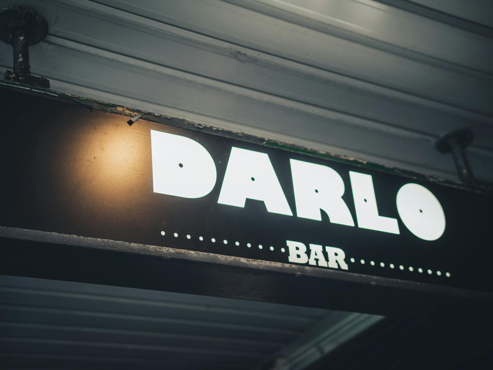Darlo Bar lightbox sign