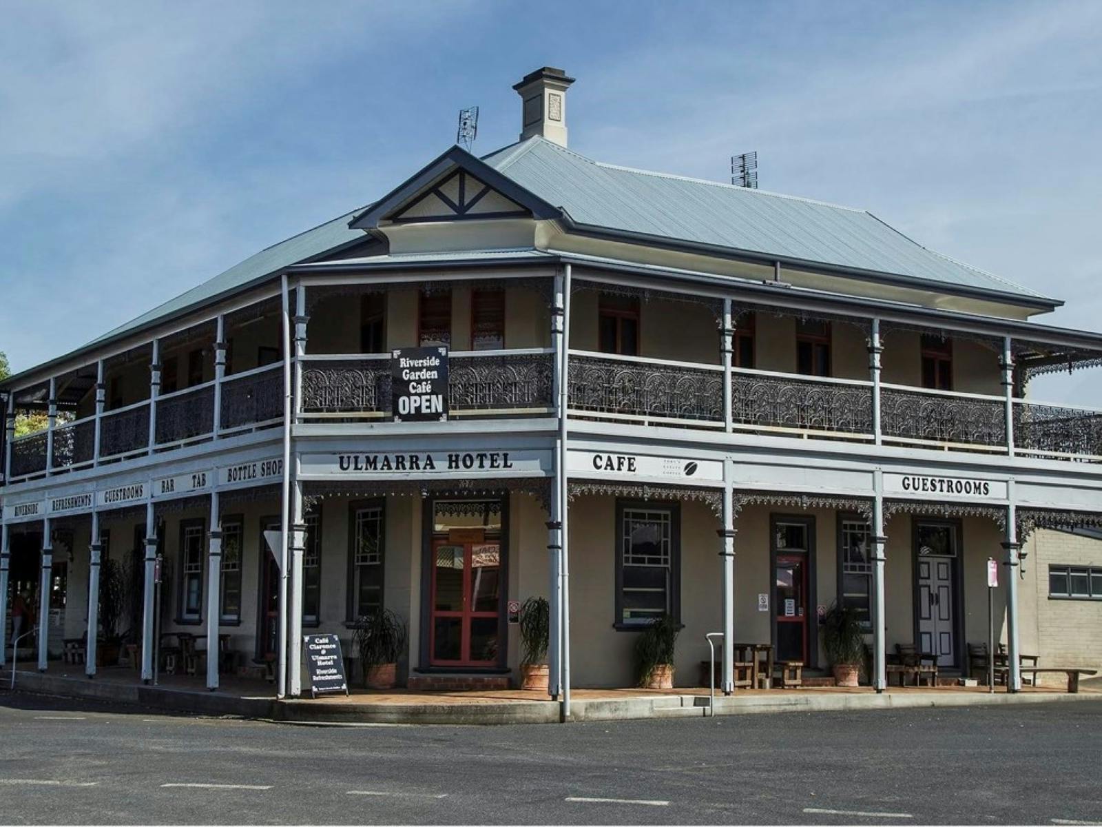 Ulmarra Hotel built during Australia’s federation period, represents classic qualities of this time.