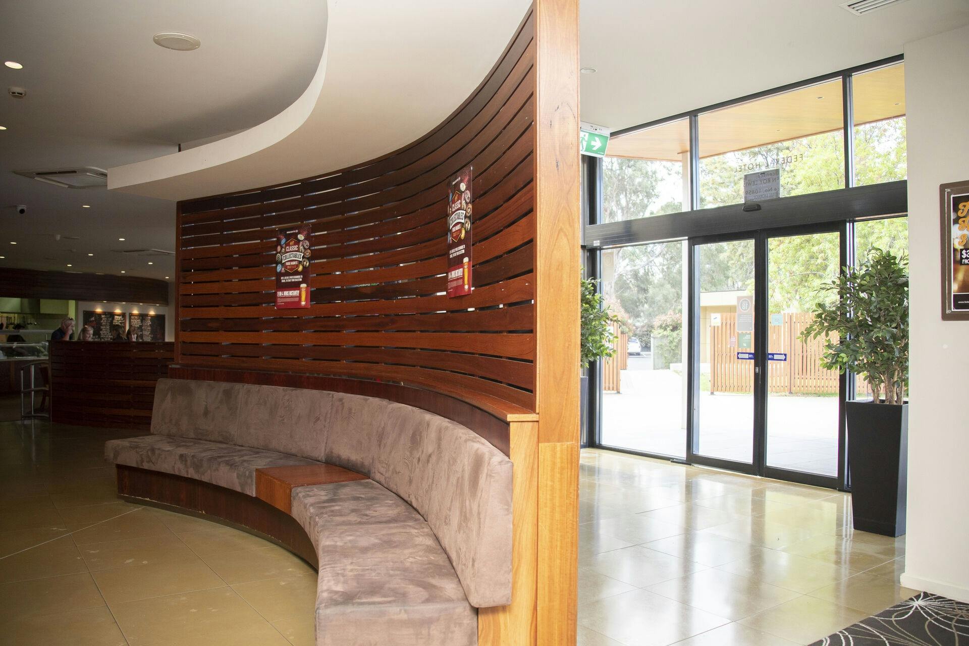Swan Hill pub