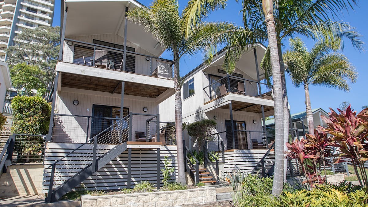 Burleigh Beach Tourist Park - Cabin Exterior