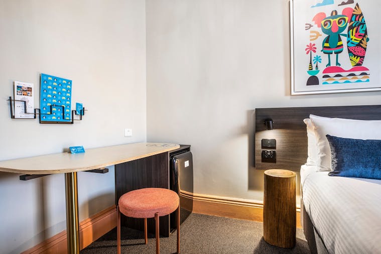 Studio Twin Queen Ensuite