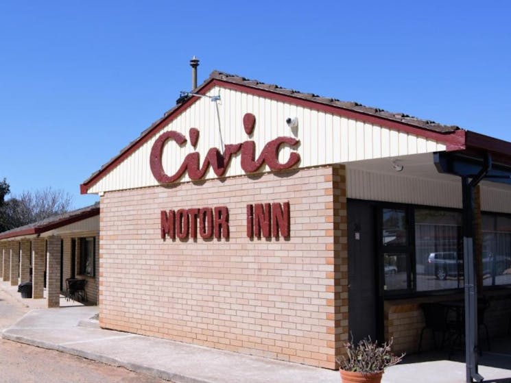 Civic Motor Inn edit1