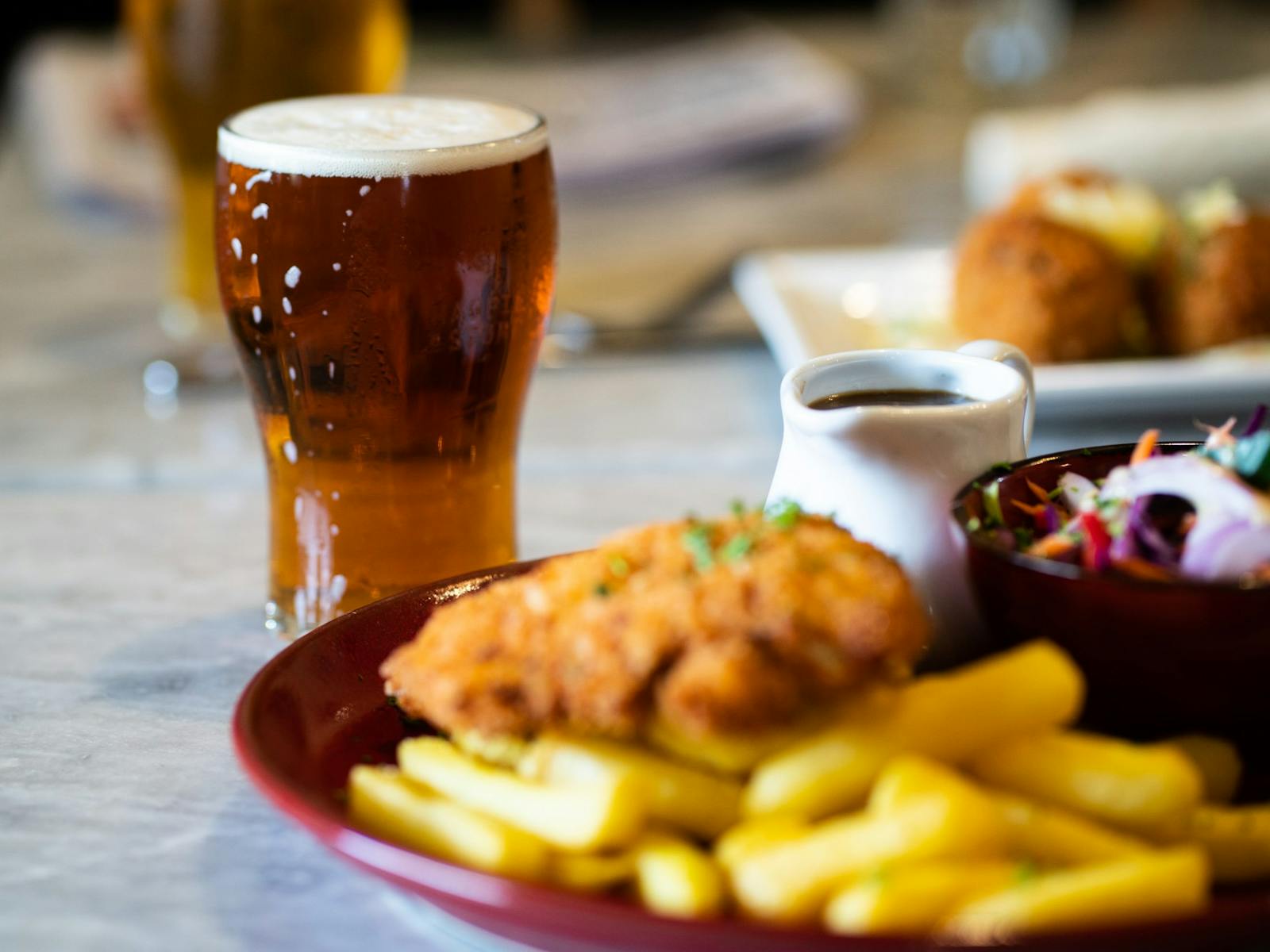 Schnitzel and pint at Magpie & Stump Hotel