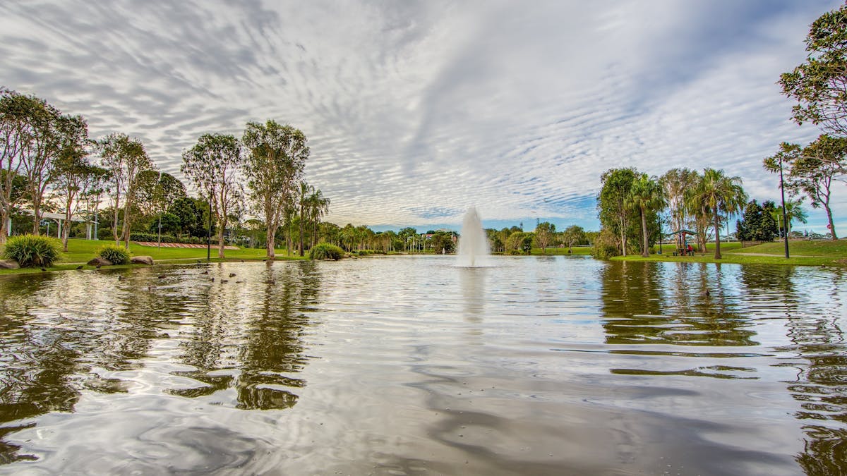 Centenary_Lakes_Overcast_Ripples_on_lake_Visit_Moreton_Bay_Region