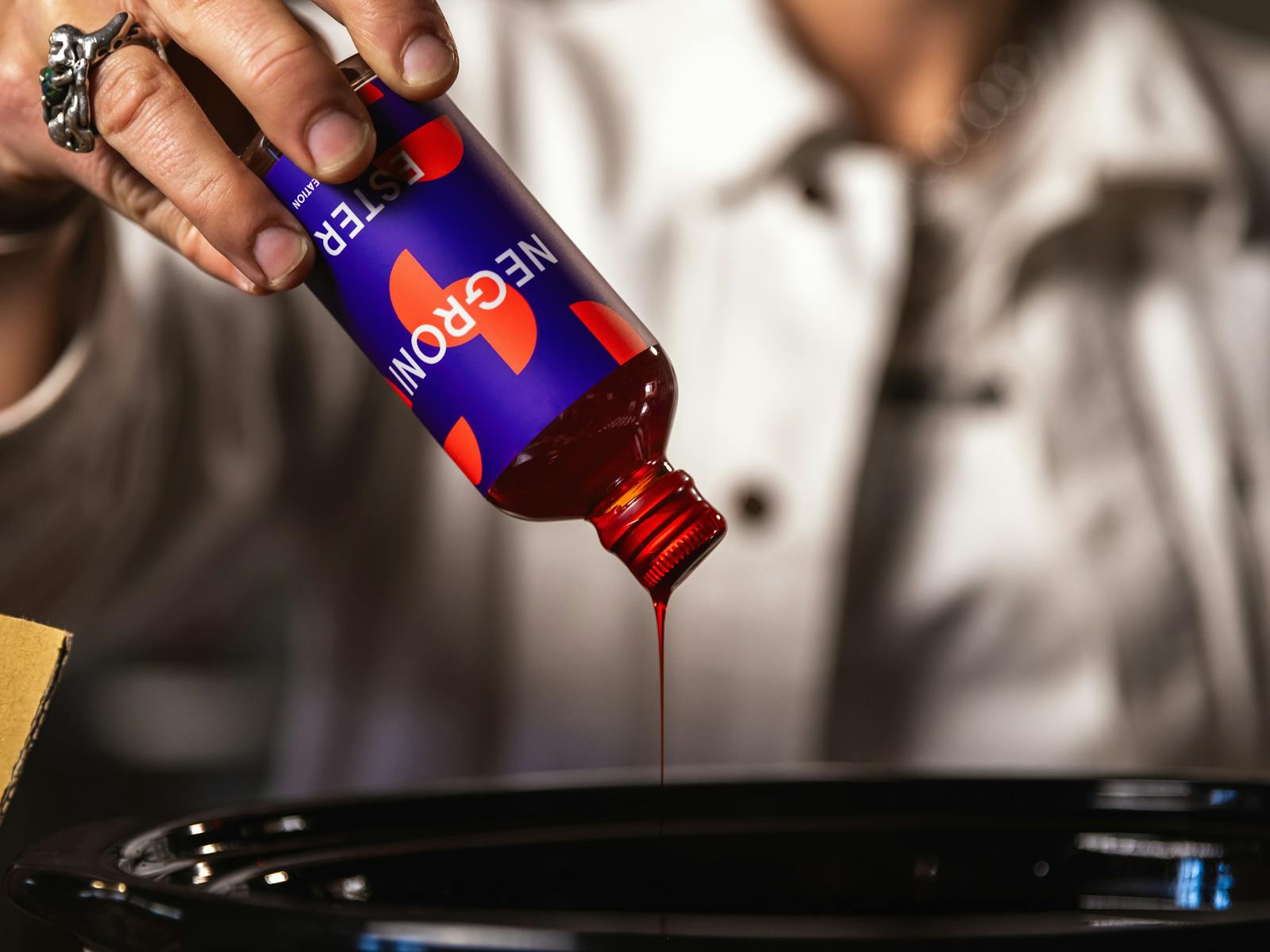 Making a Negroni mini bottle