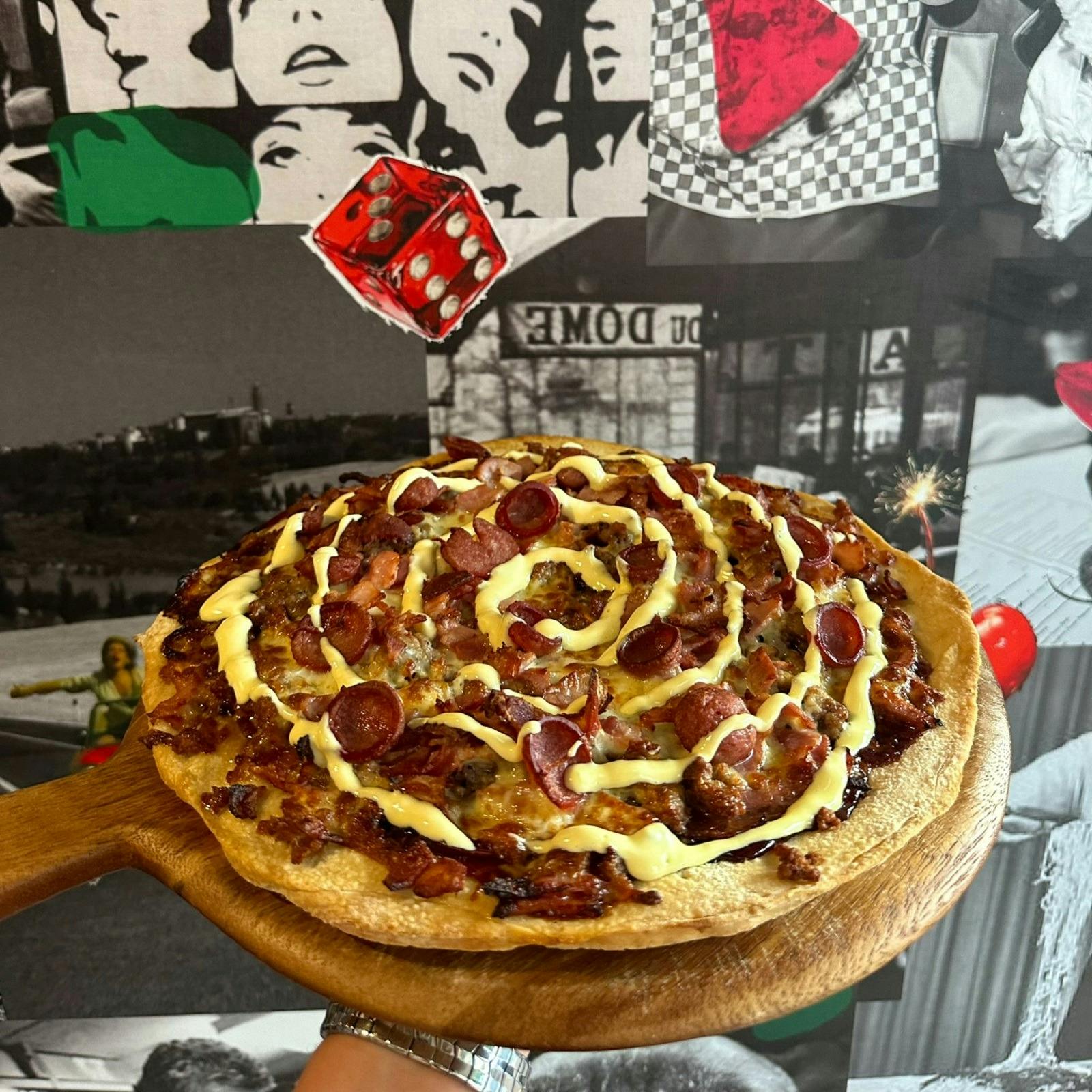 245 酒吧和披萨店