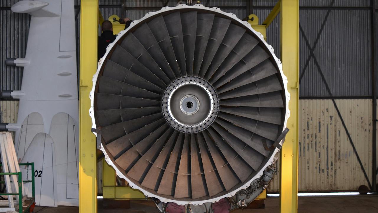 Rolls Royce Jet Engine from Boeing 747